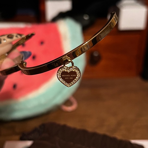 MICHAEL KORS Gold Logo Pave Heart Charm Bangle Bracelet - Picture 6 of 16